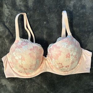 Like New Victoria’s Secret Lined Demi Bra